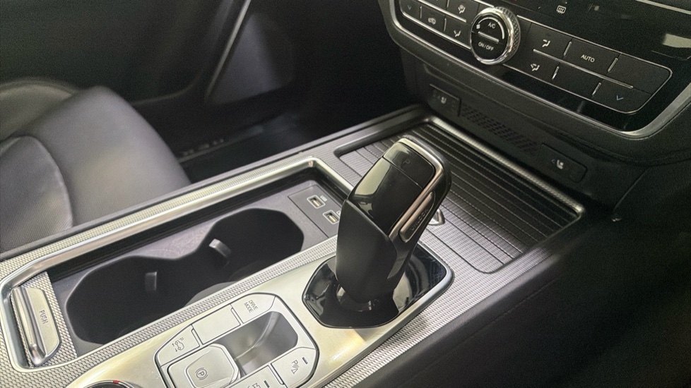 Ssangyong Rexton 2.2 Ultimate 5dr Auto Diesel Estate - Image 13