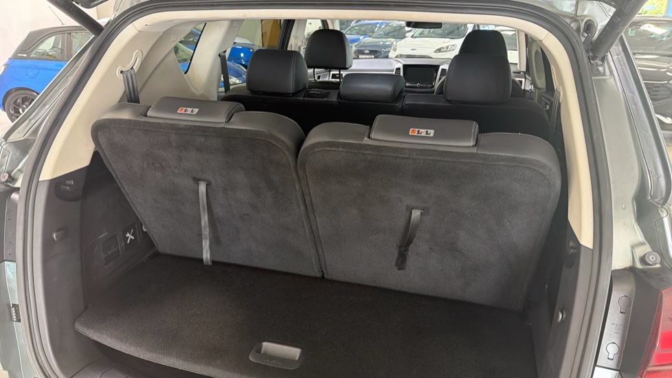 Ssangyong Rexton 2.2 Ultimate 5dr Auto Diesel Estate - Image 23