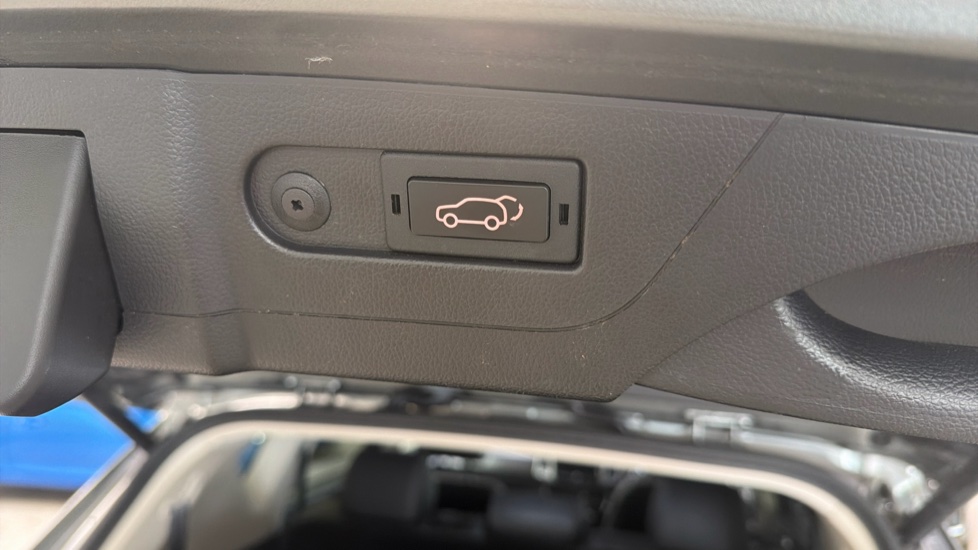Ssangyong Rexton 2.2 Ultimate 5dr Auto Diesel Estate - Image 24