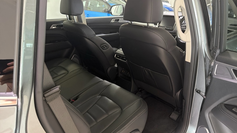 Ssangyong Rexton 2.2 Ultimate 5dr Auto Diesel Estate - Image 26