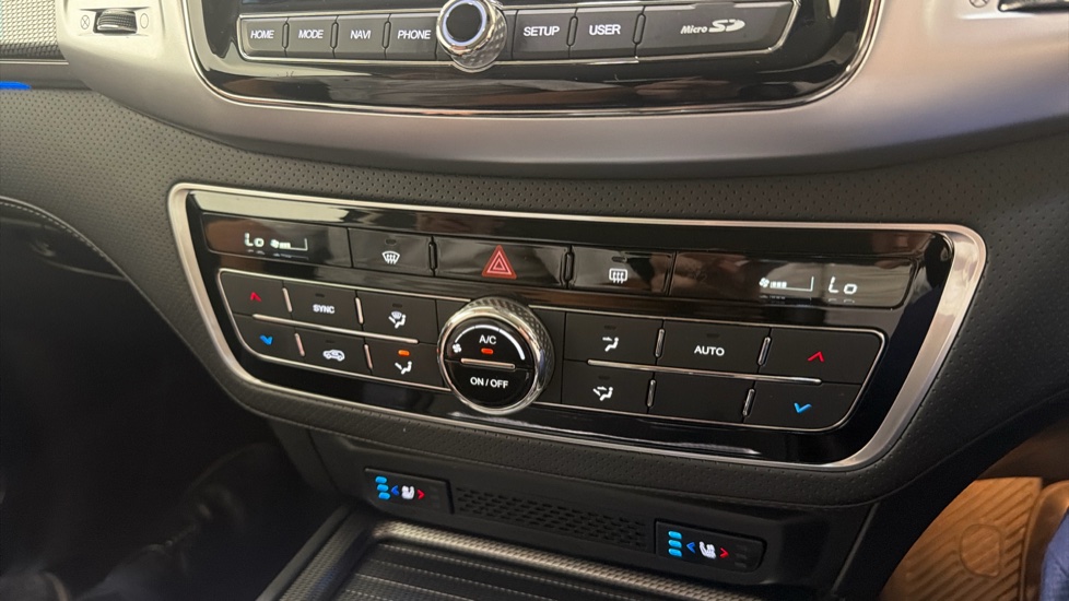 Ssangyong Rexton 2.2 Ultimate 5dr Auto Diesel Estate - Image 43