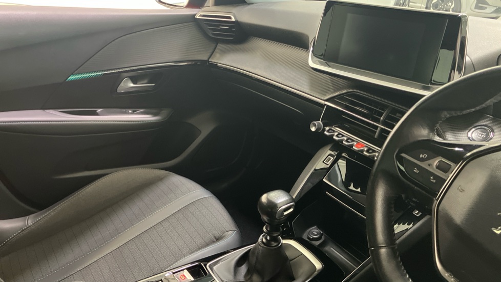 Peugeot 208 1.2 PureTech 100 Allure 5dr Petrol Hatchback - Image 14