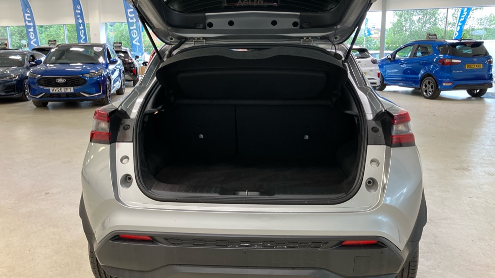 Nissan Juke 1.0 DiG-T 114 N-Connecta 5dr Petrol Hatchback - Image 4