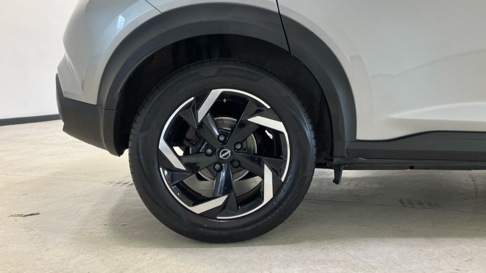 Nissan Juke 1.0 DiG-T 114 N-Connecta 5dr Petrol Hatchback - Image 7