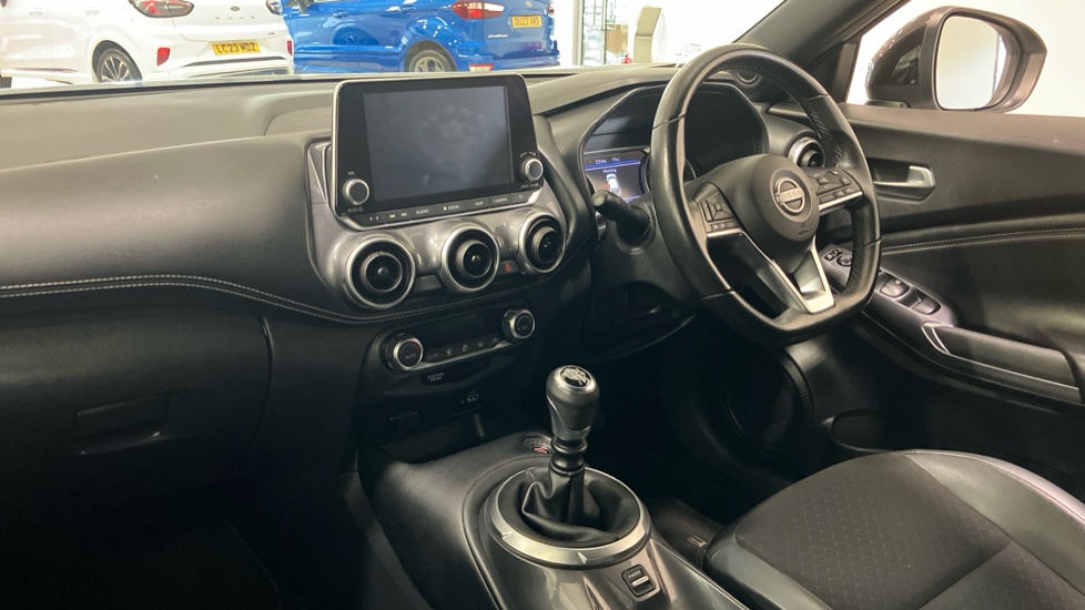Nissan Juke 1.0 DiG-T 114 N-Connecta 5dr Petrol Hatchback - Image 9
