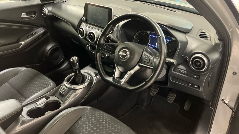 Nissan Juke 1.0 DiG-T 114 N-Connecta 5dr Petrol Hatchback - Image 11