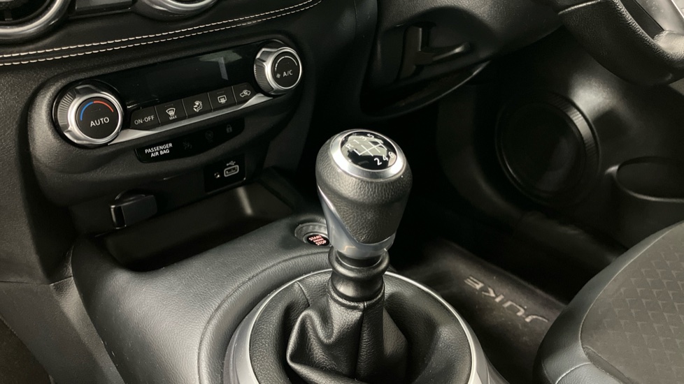 Nissan Juke 1.0 DiG-T 114 N-Connecta 5dr Petrol Hatchback - Image 13