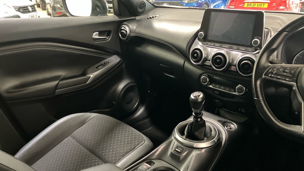 Nissan Juke 1.0 DiG-T 114 N-Connecta 5dr Petrol Hatchback - Image 14
