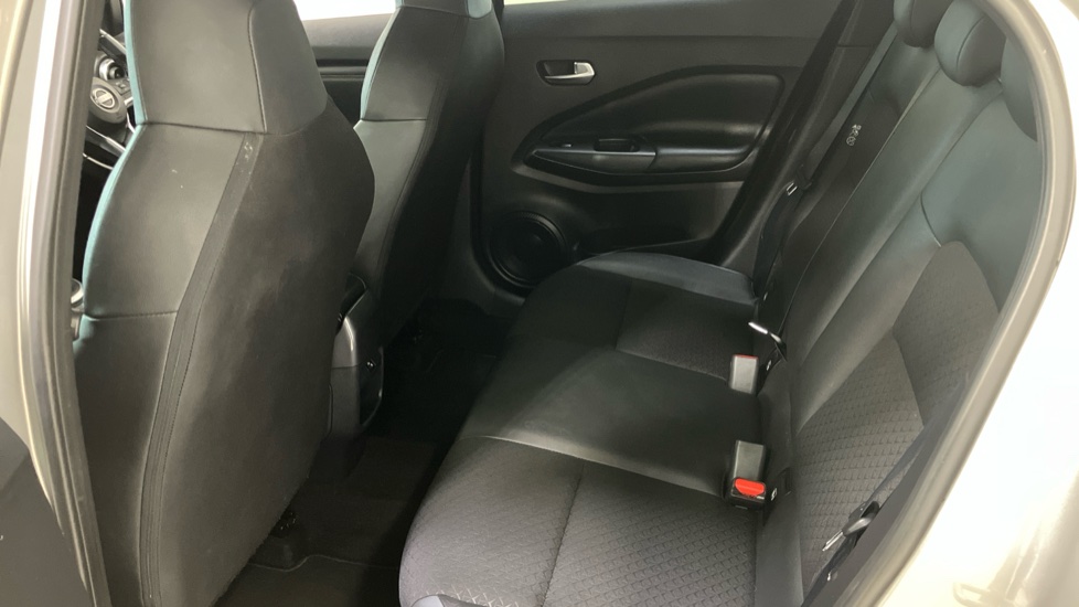 Nissan Juke 1.0 DiG-T 114 N-Connecta 5dr Petrol Hatchback - Image 16
