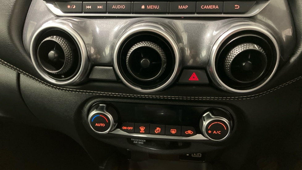 Nissan Juke 1.0 DiG-T 114 N-Connecta 5dr Petrol Hatchback - Image 28