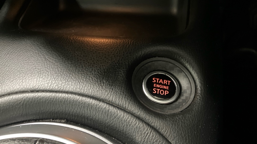 Nissan Juke 1.0 DiG-T 114 N-Connecta 5dr Petrol Hatchback - Image 31