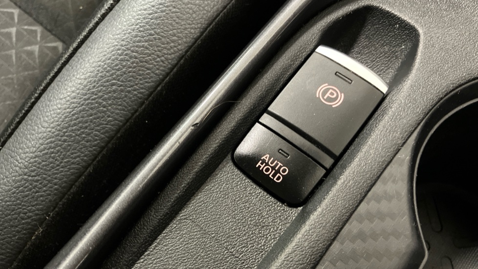 Nissan Juke 1.0 DiG-T 114 N-Connecta 5dr Petrol Hatchback - Image 33