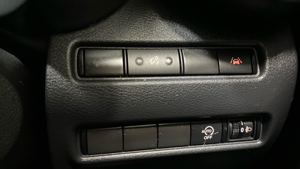 Nissan Juke 1.0 DiG-T 114 N-Connecta 5dr Petrol Hatchback - Image 36