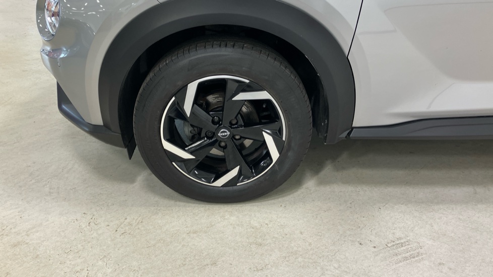 Nissan Juke 1.0 DiG-T 114 N-Connecta 5dr Petrol Hatchback - Image 46