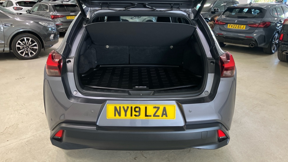 Lexus UX 250h 2.0 5dr CVT [without Nav] Hybrid Hatchback - Image 4