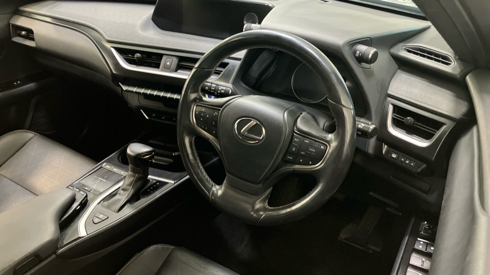 Lexus UX 250h 2.0 5dr CVT [without Nav] Hybrid Hatchback - Image 11