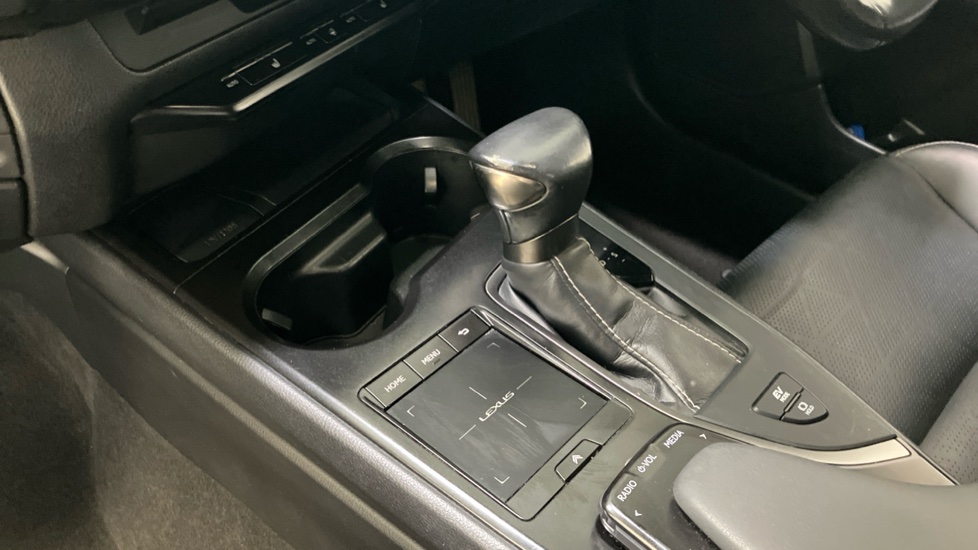 Lexus UX 250h 2.0 5dr CVT [without Nav] Hybrid Hatchback - Image 13