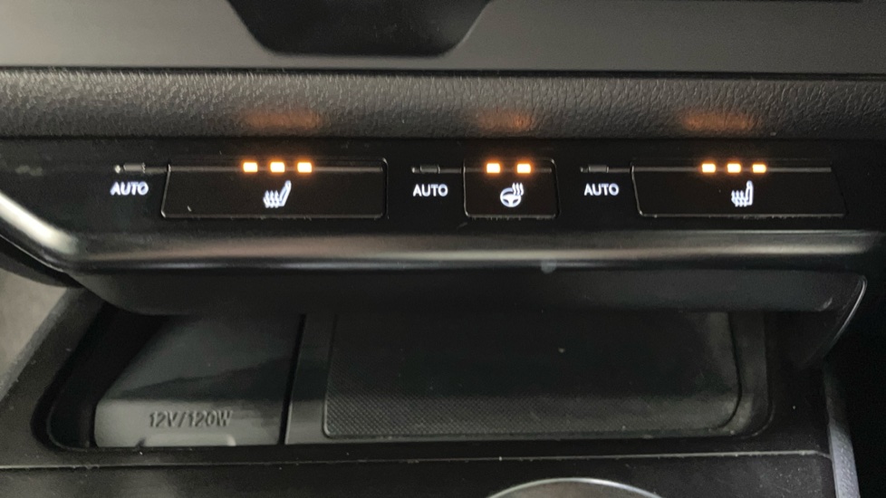 Lexus UX 250h 2.0 5dr CVT [without Nav] Hybrid Hatchback - Image 25