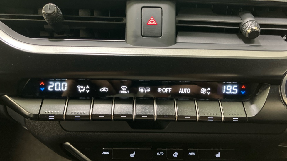 Lexus UX 250h 2.0 5dr CVT [without Nav] Hybrid Hatchback - Image 26