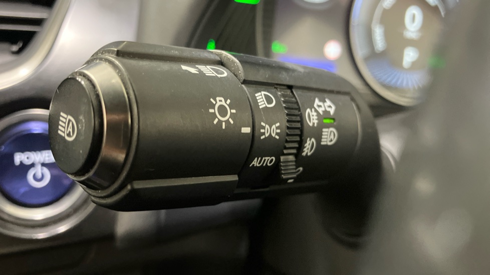 Lexus UX 250h 2.0 5dr CVT [without Nav] Hybrid Hatchback - Image 30
