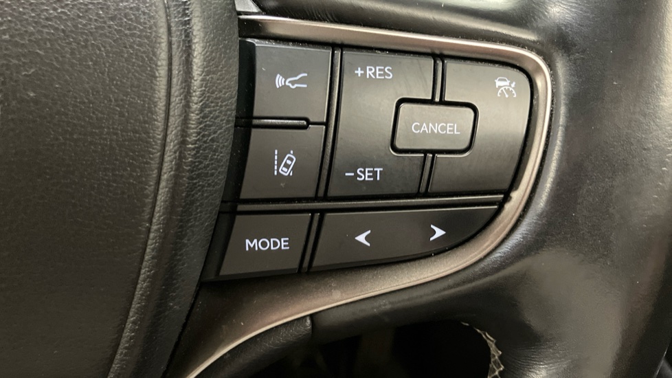 Lexus UX 250h 2.0 5dr CVT [without Nav] Hybrid Hatchback - Image 33