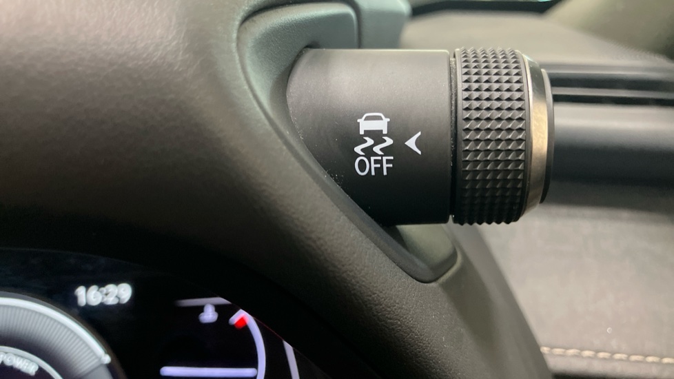 Lexus UX 250h 2.0 5dr CVT [without Nav] Hybrid Hatchback - Image 35