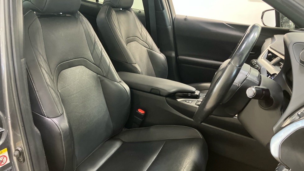 Lexus UX 250h 2.0 5dr CVT [without Nav] Hybrid Hatchback - Image 37