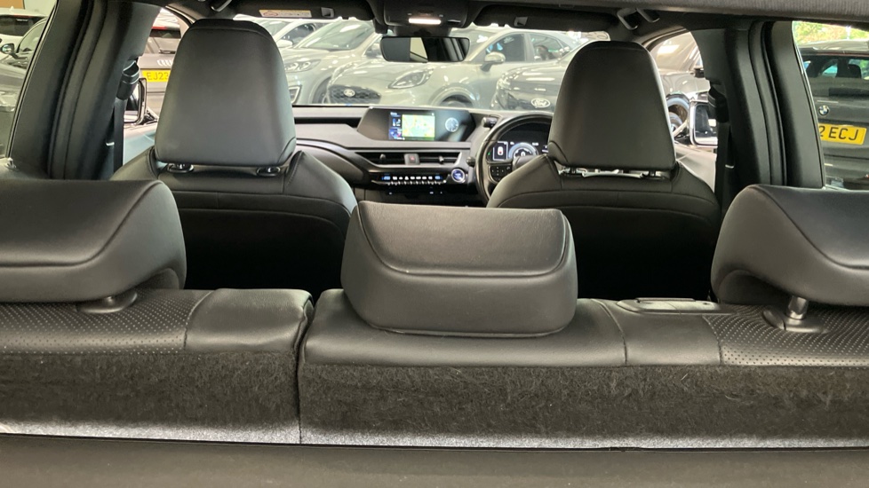 Lexus UX 250h 2.0 5dr CVT [without Nav] Hybrid Hatchback - Image 42