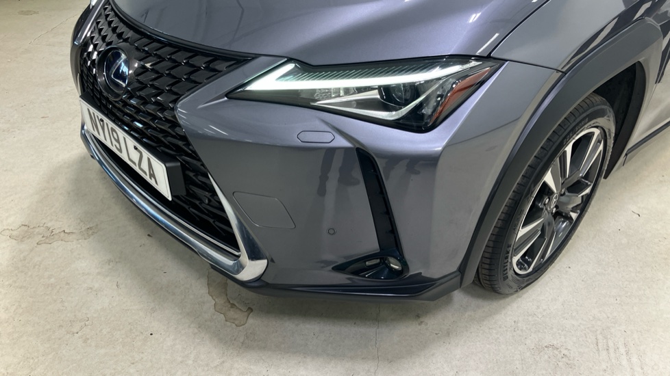 Lexus UX 250h 2.0 5dr CVT [without Nav] Hybrid Hatchback - Image 46