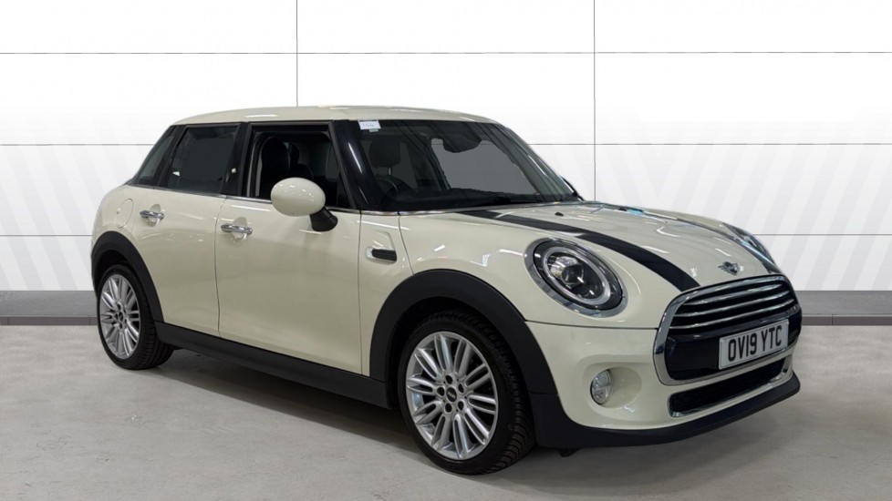 MINI Hatchback 1.5 Cooper Exclusive II 5dr Auto Petrol Hatchback - Image 1