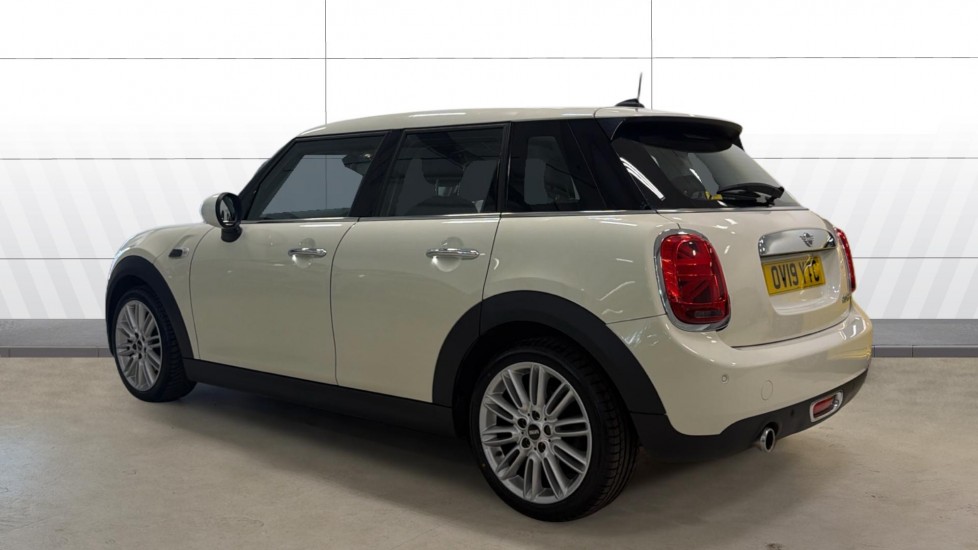 MINI Hatchback 1.5 Cooper Exclusive II 5dr Auto Petrol Hatchback - Image 2