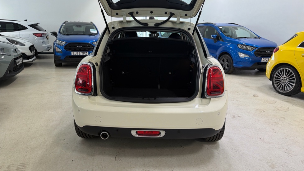 MINI Hatchback 1.5 Cooper Exclusive II 5dr Auto Petrol Hatchback - Image 4