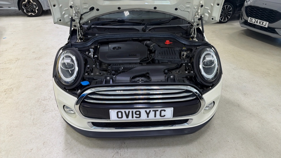 MINI Hatchback 1.5 Cooper Exclusive II 5dr Auto Petrol Hatchback - Image 8