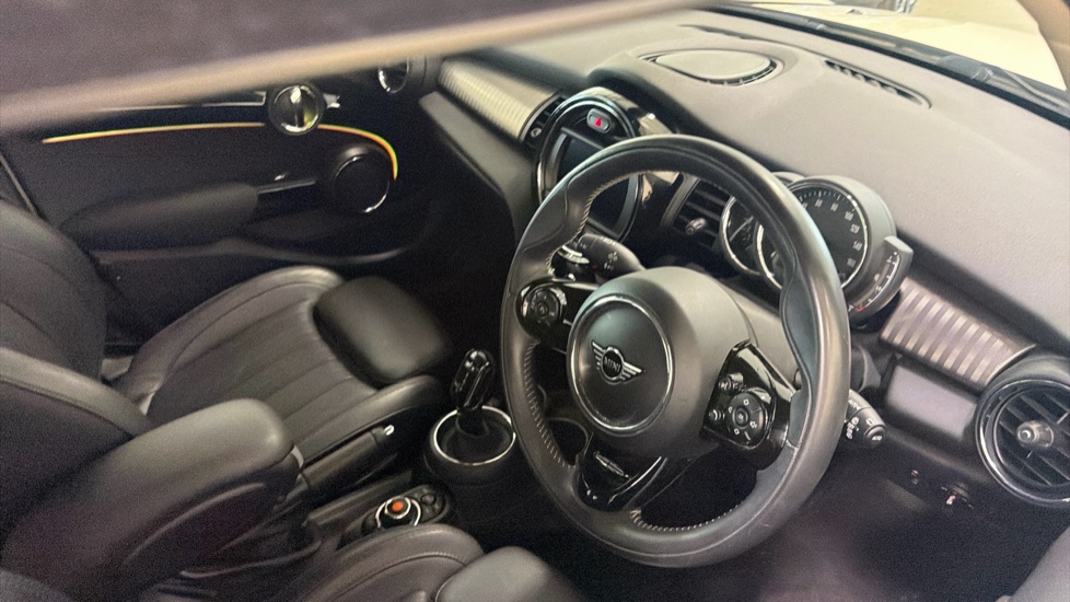 MINI Hatchback 1.5 Cooper Exclusive II 5dr Auto Petrol Hatchback - Image 11