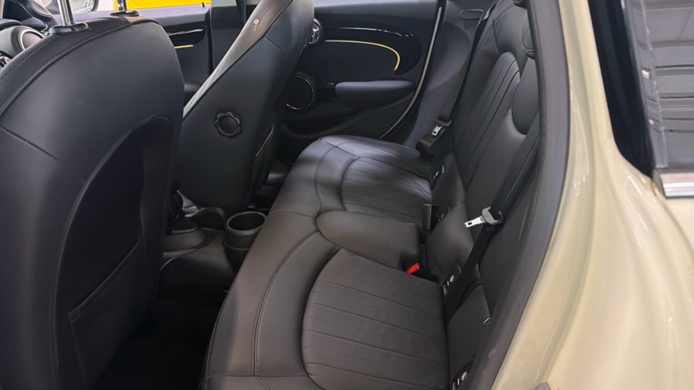 MINI Hatchback 1.5 Cooper Exclusive II 5dr Auto Petrol Hatchback - Image 16