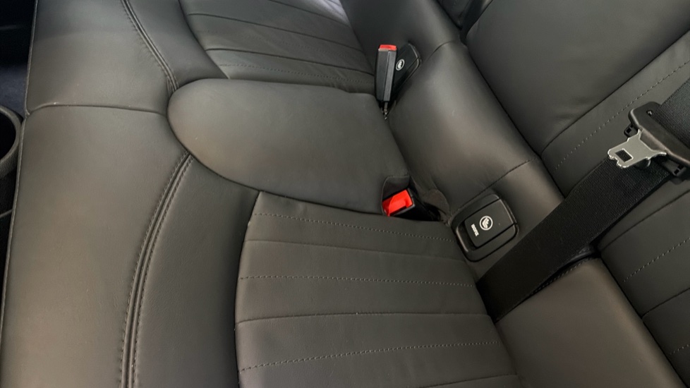 MINI Hatchback 1.5 Cooper Exclusive II 5dr Auto Petrol Hatchback - Image 17