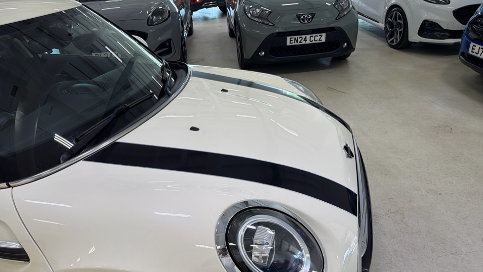 MINI Hatchback 1.5 Cooper Exclusive II 5dr Auto Petrol Hatchback - Image 26