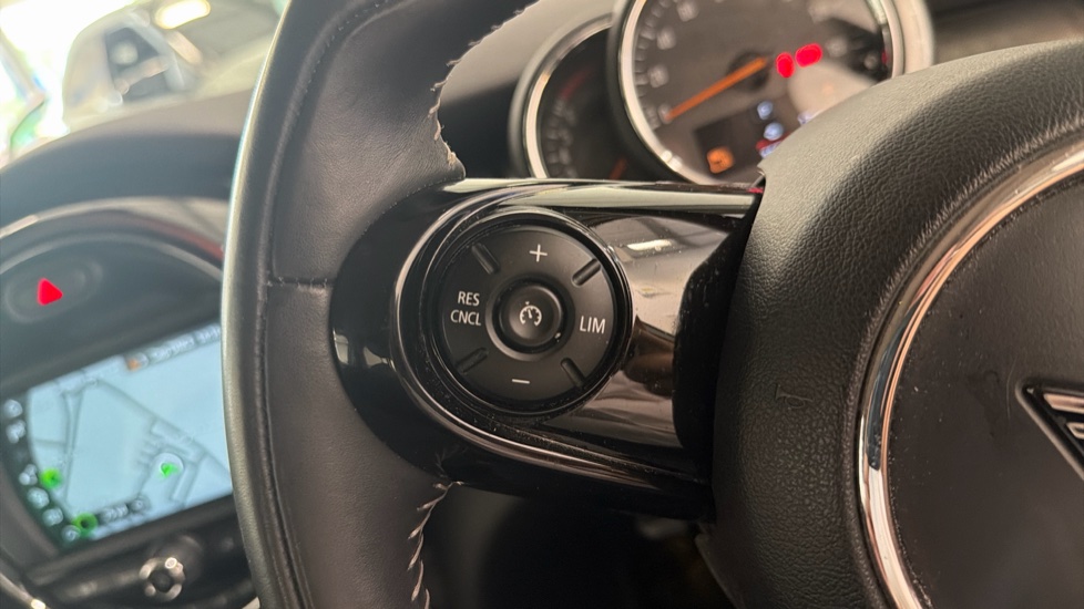 MINI Hatchback 1.5 Cooper Exclusive II 5dr Auto Petrol Hatchback - Image 29