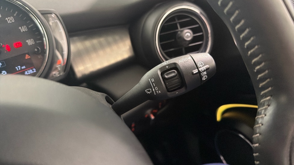 MINI Hatchback 1.5 Cooper Exclusive II 5dr Auto Petrol Hatchback - Image 31