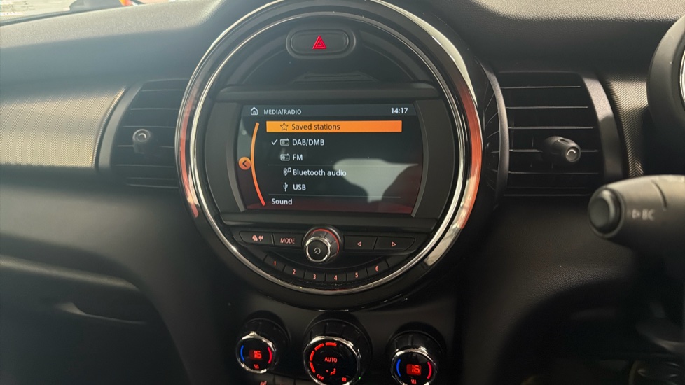 MINI Hatchback 1.5 Cooper Exclusive II 5dr Auto Petrol Hatchback - Image 42