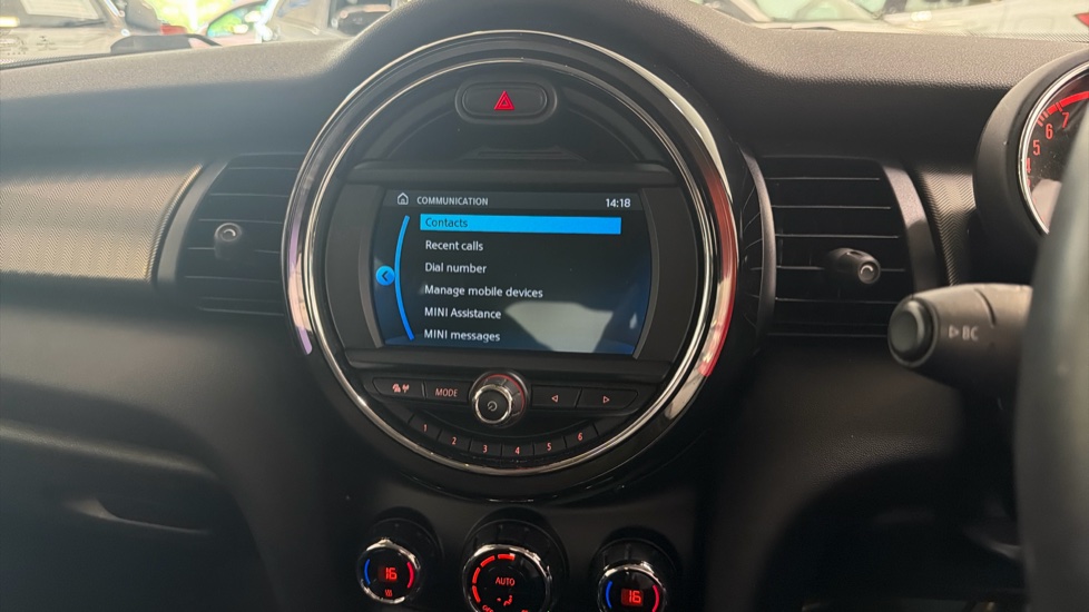 MINI Hatchback 1.5 Cooper Exclusive II 5dr Auto Petrol Hatchback - Image 43