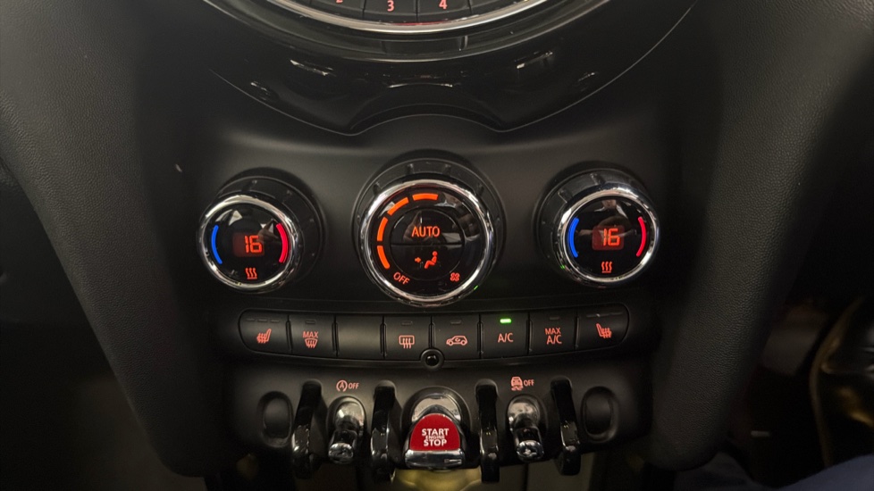 MINI Hatchback 1.5 Cooper Exclusive II 5dr Auto Petrol Hatchback - Image 45
