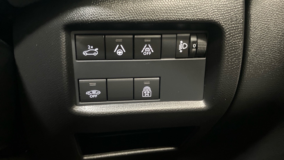 Citroen C5 Aircross 1.6 PureTech 180 Flair Plus 5dr EAT8 Petrol Hatchback - Image 35