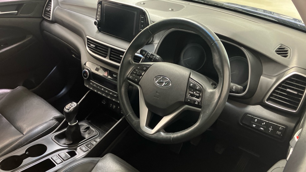 Hyundai TUCSON 1.6 CRDi 136 Premium SE 5dr 2WD Diesel Estate - Image 11