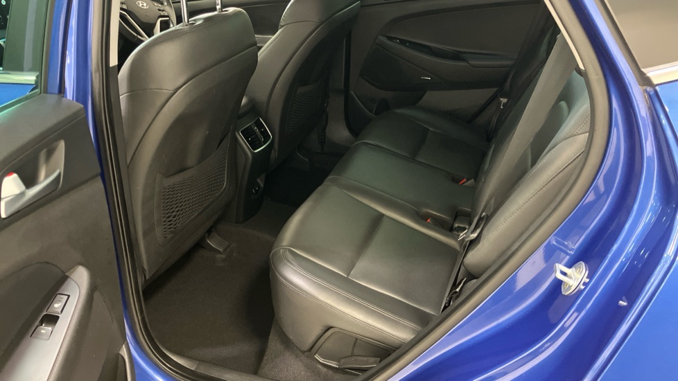Hyundai TUCSON 1.6 CRDi 136 Premium SE 5dr 2WD Diesel Estate - Image 16