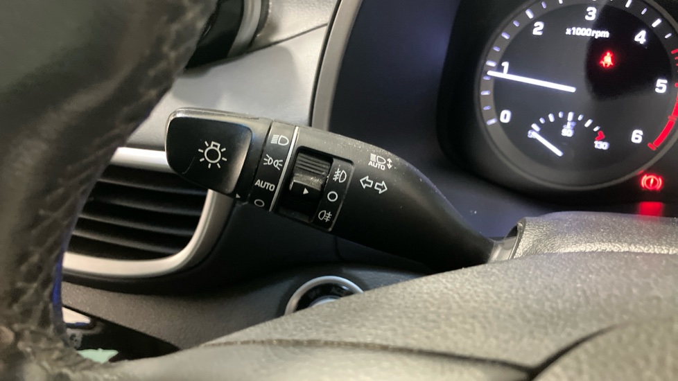Hyundai TUCSON 1.6 CRDi 136 Premium SE 5dr 2WD Diesel Estate - Image 34