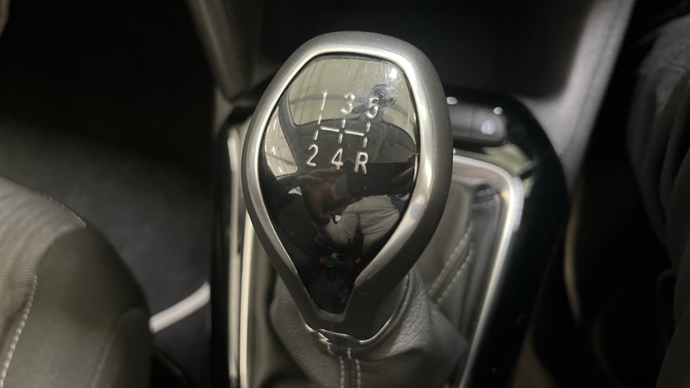 Vauxhall Corsa 1.2 SE 5dr Petrol Hatchback - Image 33