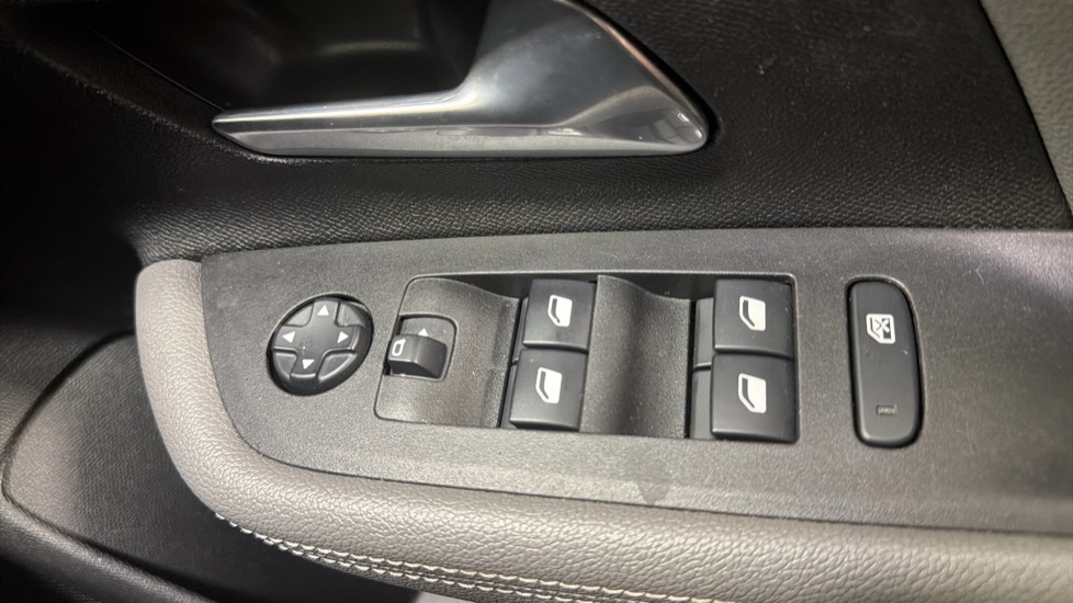 Vauxhall Mokka 1.2 Turbo 100 Elite Edition 5dr Petrol Hatchback - Image 37