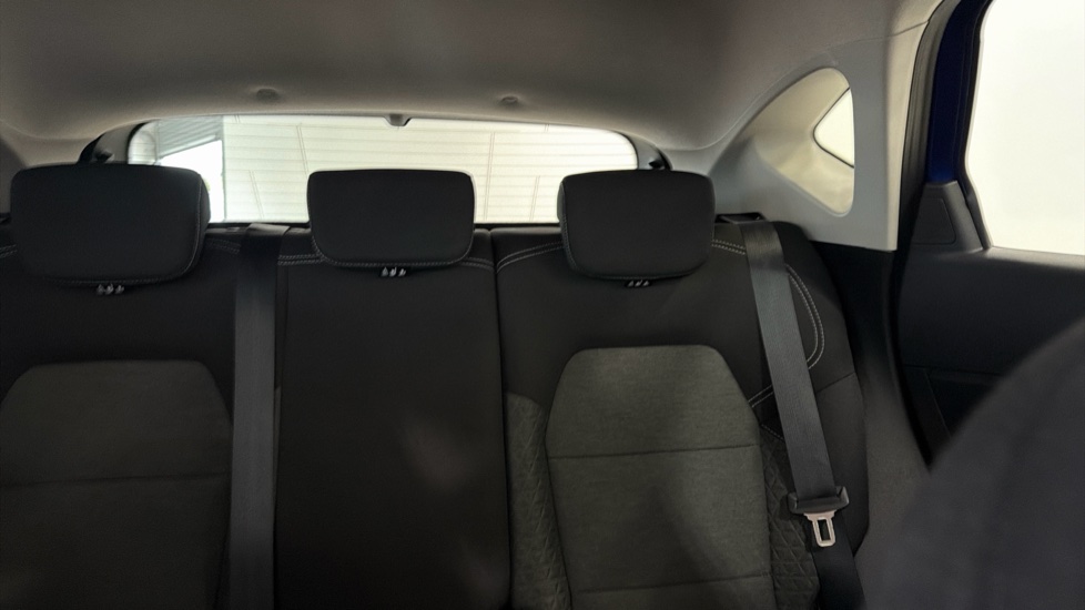 Renault Captur 1.0 TCE 90 Evolution 5dr Petrol Hatchback - Image 15