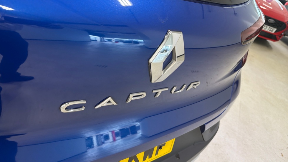 Renault Captur 1.0 TCE 90 Evolution 5dr Petrol Hatchback - Image 22